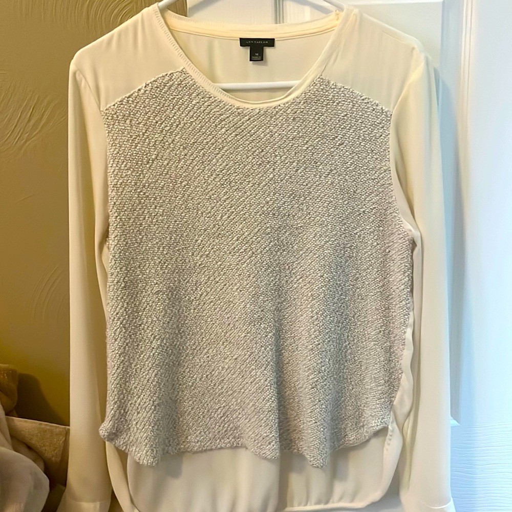 Ann Taylor size M mixed texture top
